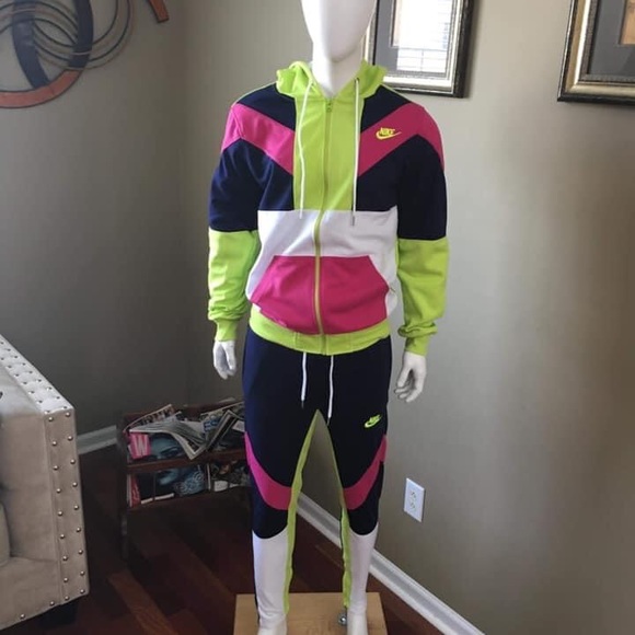 Nike tech suits - Picture 7 of 7